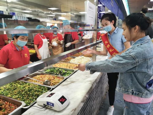 鄭大二附院營(yíng)養(yǎng)食堂榮獲“餐飲服務(wù)食品安全示范店”稱號(hào)